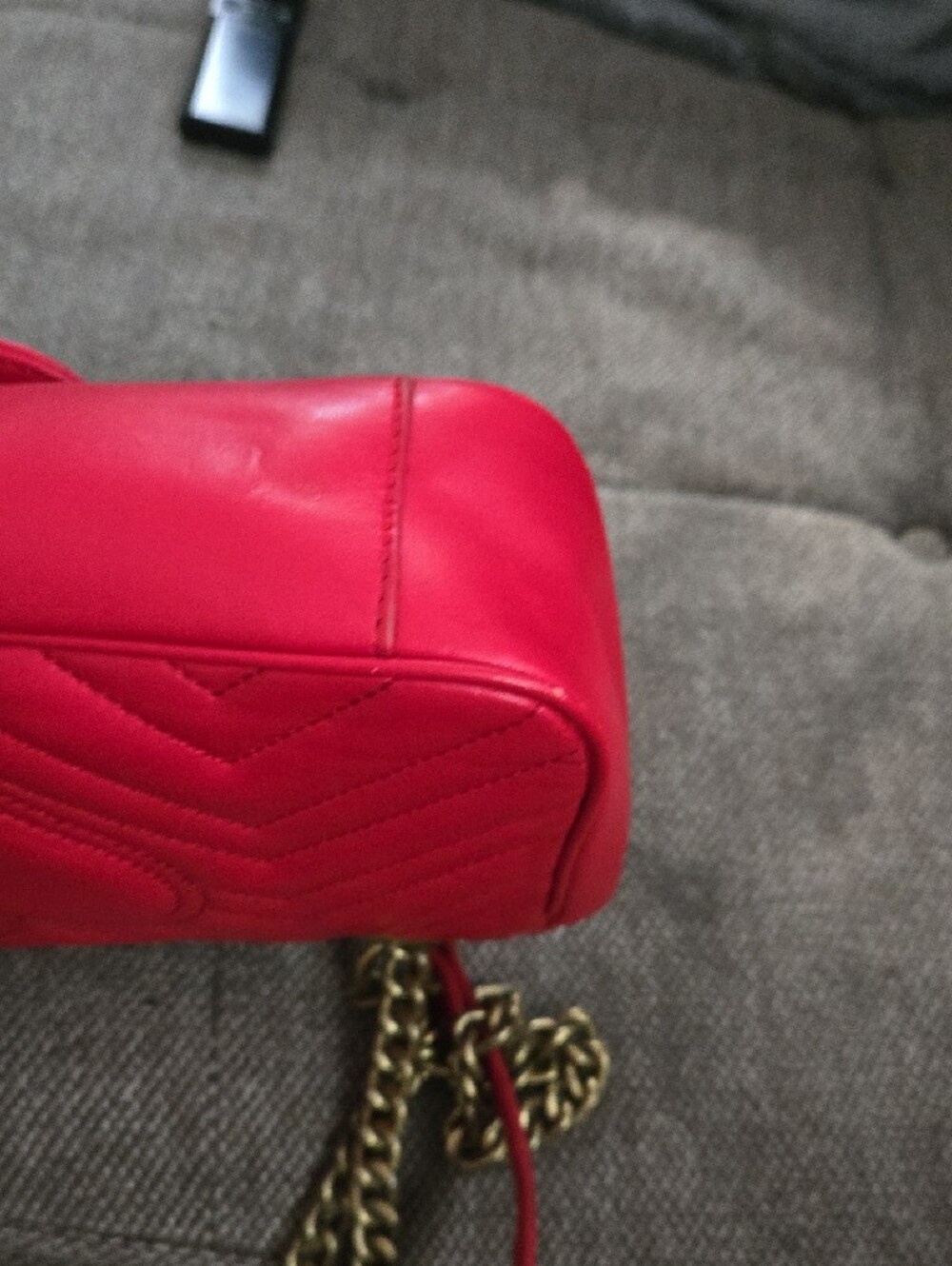 Gucci Red Matelassé GG Shoulder Bag with Gold Chain - Picture 6 of 9